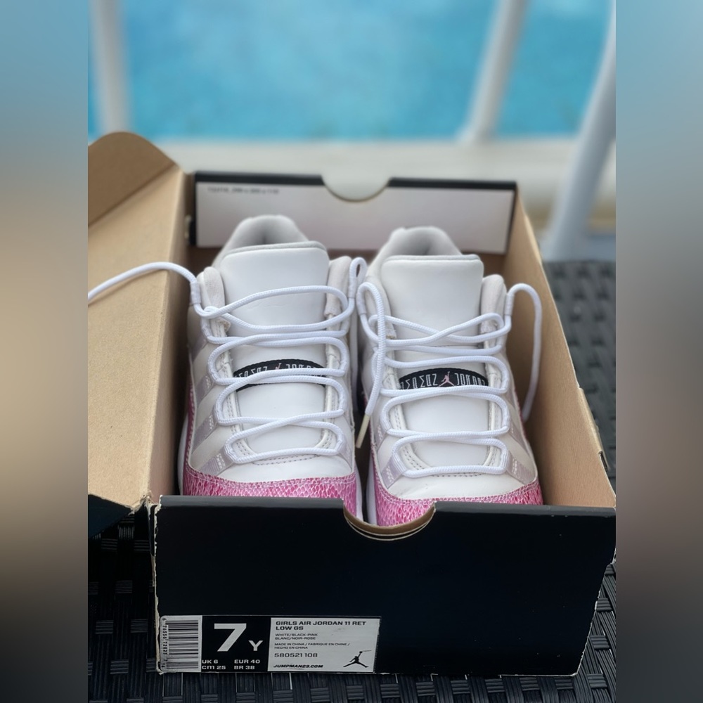 Jordan 11 Retro Low Snake Skin